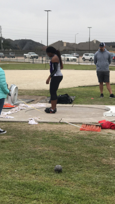 Kiana Lowery performing in the discus competition. Photo by: LaTanya Rhodes' Twitter page